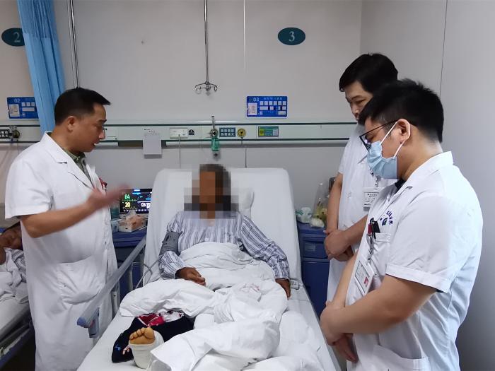 全市首例！关节镜跖筋膜松解术，助足跟痛患者重获“轻松步履”1 (3).jpg