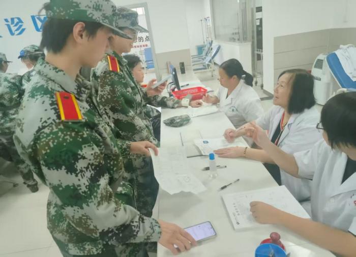 守护青春迷彩！湘南学院附属医院圆满完成2025级新生军训医疗保障任务