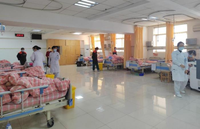 湘南学院附属医院免陪照护服务，让“一人住院全家忙”成过去1 (3).jpg