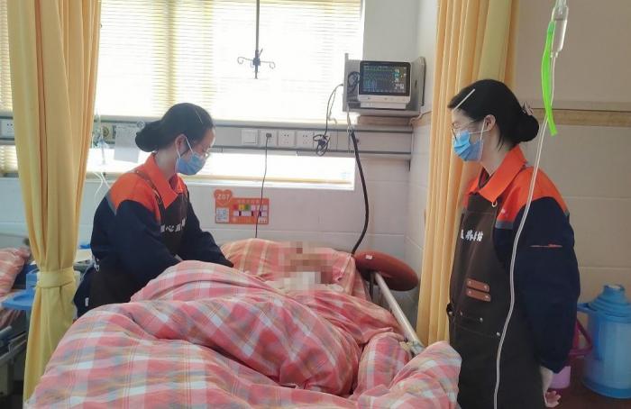 湘南学院附属医院免陪照护服务，让“一人住院全家忙”成过去1 (5).jpg