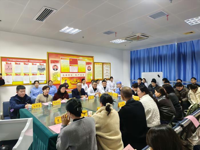 党建牵线架桥梁 急诊共建提质效